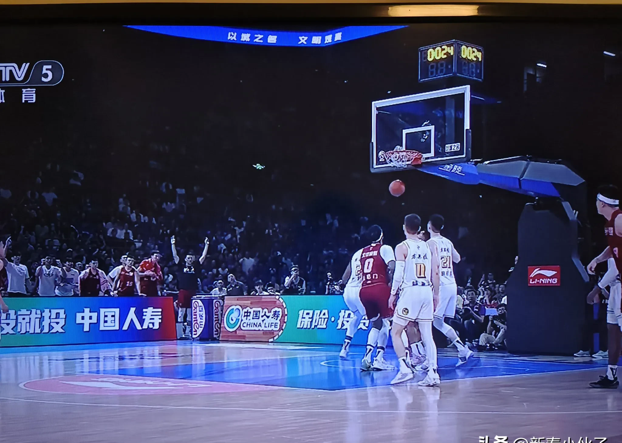 字母哥重返赛场，最后时刻胜出首场状态出色，中国队观众沸腾！的简单介绍-开云官网